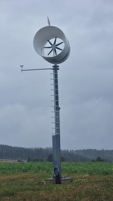 Kleinwindkraftanlage im Testbetrieb.